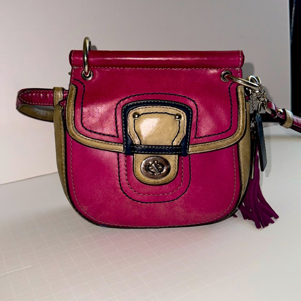 COACH small 2-toned clutch/crossbody handbag